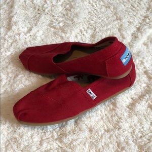 TOMS Red